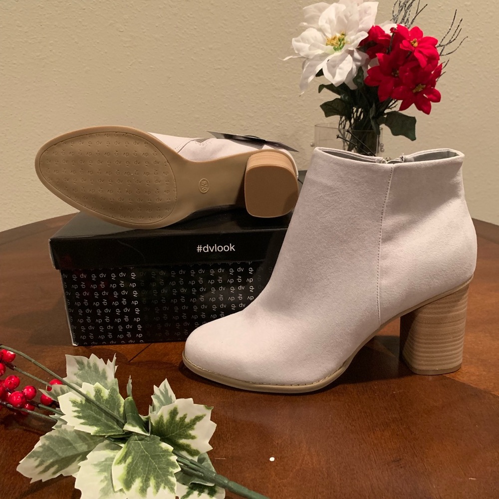 DV by Dolce Vita Emerson ankle boots 10W - Picture 2 of 8